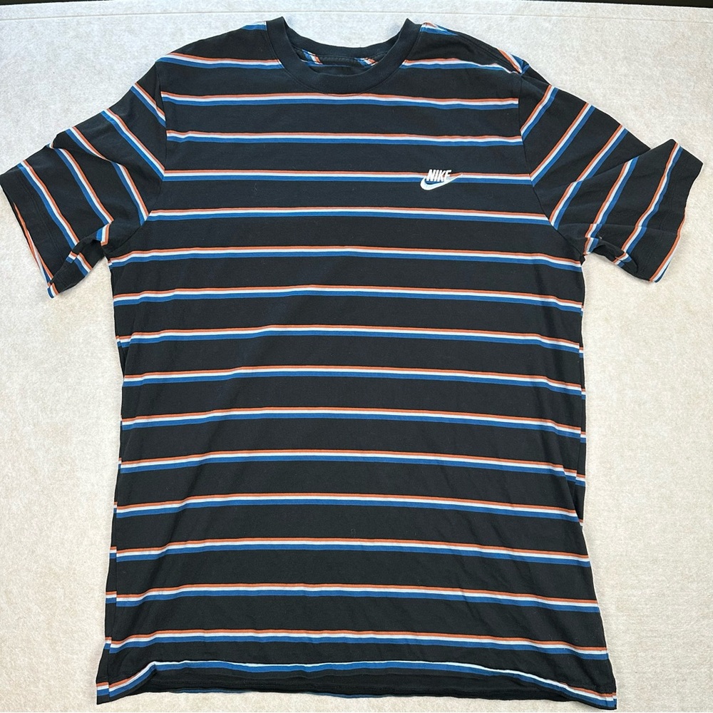 Nike Sportswear Men's Black/Burnt Sunrise Club Men's T-Shirt Size XL